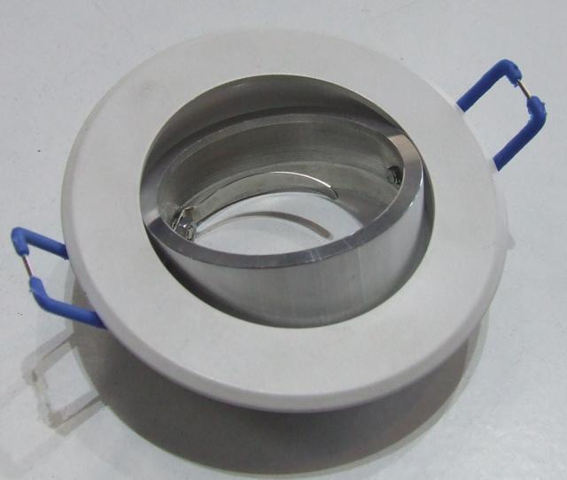 PORTA FARETTO PER LAMPADE A LED BIANCO ORIENTABILE PORTA FARETTO PER LAMPADE A LED BIANCO ORIENTABILE