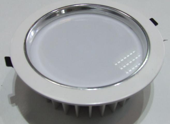 PLAFONIERA DA CONTROSOFFITTO IN ALLUMINIO BIANCO FREDDO PLAFONIERA DA CONTROSOFFITTO IN ALLUMINIO BIANCO FREDDO