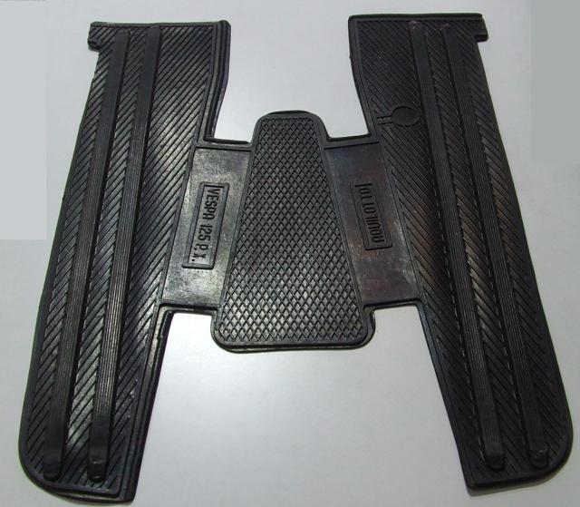 TAPPETINO IN GOMMA PER PIAGGIO VESPA TAPPETINO IN GOMMA PER PIAGGIO VESPA