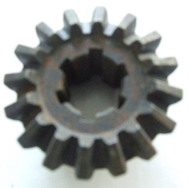 INGRANAGGIO CONICO PER INNOCENTI LAMBRETTA ANNI 50 16 DENTI INGRANAGGIO CONICO PER INNOCENTI LAMBRETTA ANNI 50 16 DENTI