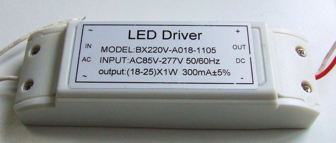 ALIMENTATORE DRIVER PER LED DA 18 A 25 X 1WATT