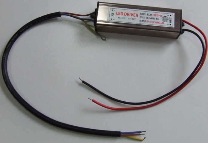 ALIMENTATORE DRIVER PER LED 20WATT ALIMENTATORE DRIVER PER LED 20WATT
