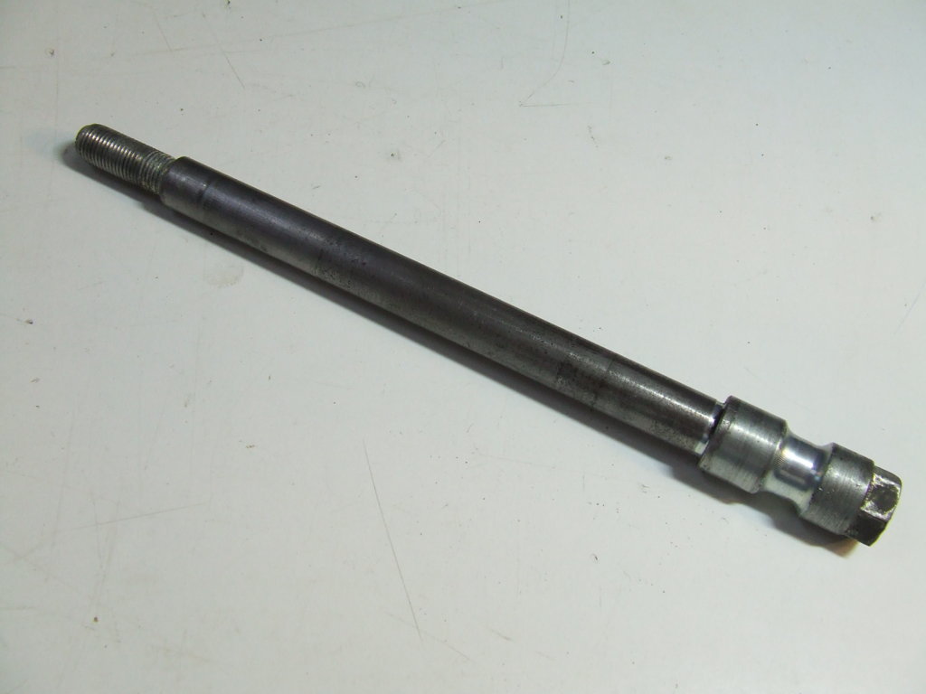 HONDA VF750 CUSTOM PERNO ASSE RUOTA ANTERIORE DA SPAZZOLARE HONDA VF750 CUSTOM PERNO ASSE RUOTA ANTERIORE DA SPAZZOLARE