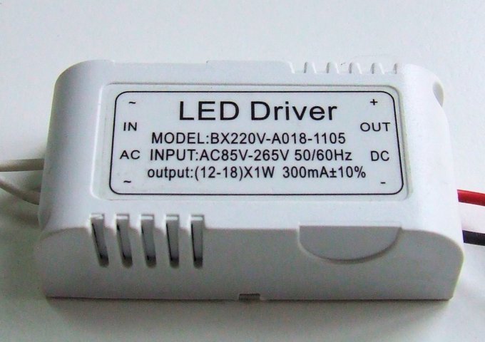 ALIMENTATORE DRIVER PER LED DA 12 A 18 X 1WATT