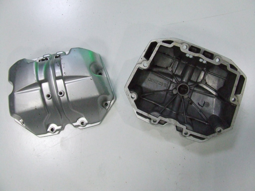 MOTO GUZZI BREVA 1100 COPPIA COPERCHI TESTE COD.05023530 USATE MOTO GUZZI BREVA 1100 COPPIA COPERCHI TESTE COD.05023530 USATE