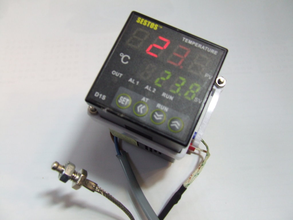 SESTOS STRUMENTO PER LA MISURAZIONE DELLA TEMPERATURA 220 VOLT SESTOS STRUMENTO PER LA MISURAZIONE DELLA TEMPERATURA 220 VOLT