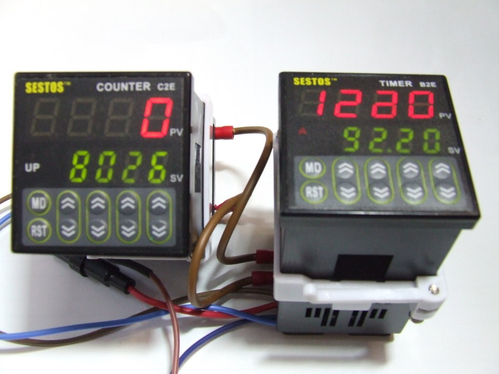 SESTOS TIMER+CONTATORE 220 VOLT PER MACCHINE A CONTROLLO NUMERI