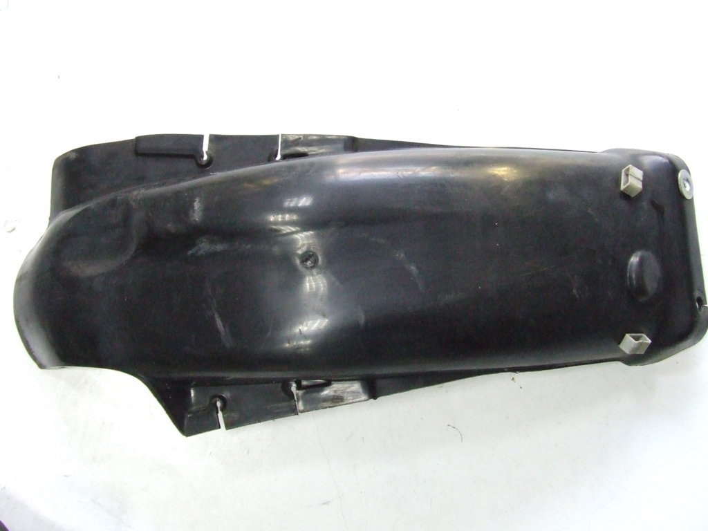 HONDA 400 FOUR ANNI 70 PARAFANGO POSTERIORE INTERNO USATO HONDA 400 FOUR ANNI 70 PARAFANGO POSTERIORE INTERNO USATO