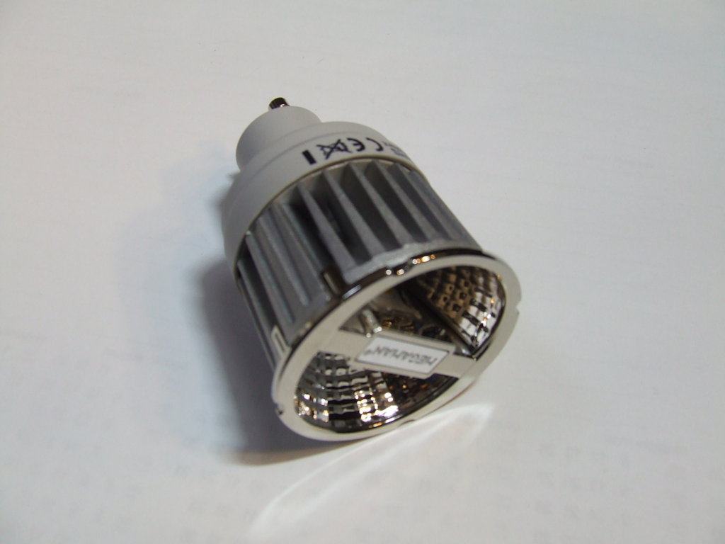 MEGAMAN LAMPADA LED PAR 16 7WATT GU10 AC220V 2800KELVIN 35GRADI MEGAMAN LAMPADA LED PAR 16 7WATT GU10 AC220V 2800KELVIN 35GRADI