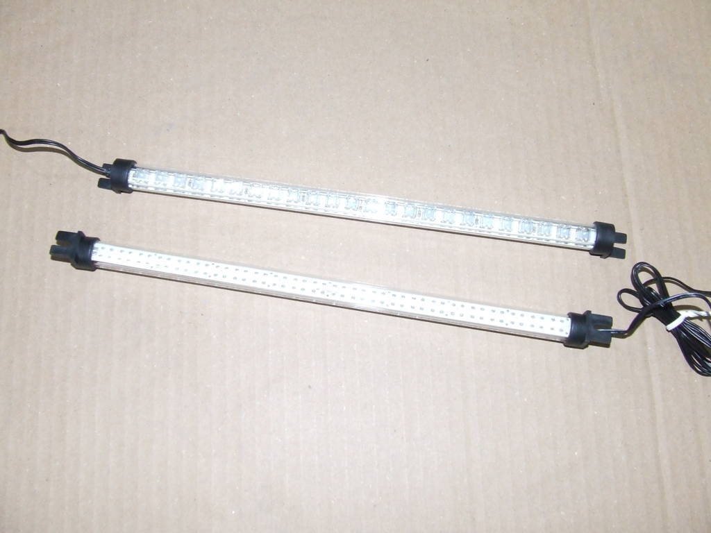 TUBO IN PVC CONTENENTE 24 LED BIANCO FREDDO 6500 KELVIN DC 12V