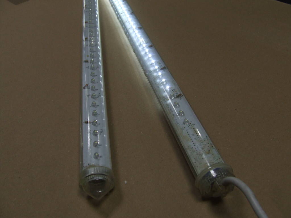 NEON A LED SCORREVOLE 60CM DOPPIA FACCIA LUCE BIANCO FREDDO NEON A LED SCORREVOLE 60CM DOPPIA FACCIA LUCE BIANCO FREDDO