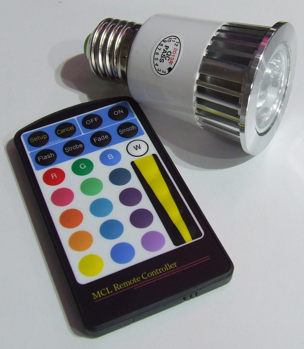 LAMPADA SPOT LED RGB CON RADIOCOMANDO 5WATT ATTACCO E27 220V - Clicca l'immagine per chiudere