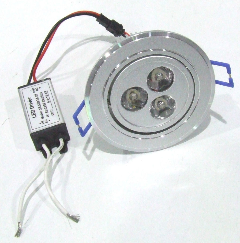 FARETTO DA CONTRO SOFFITTA BASCULANTE CON 3 LED DA 1WATT 6500K FARETTO DA CONTRO SOFFITTA BASCULANTE CON 3 LED DA 1WATT 6500K