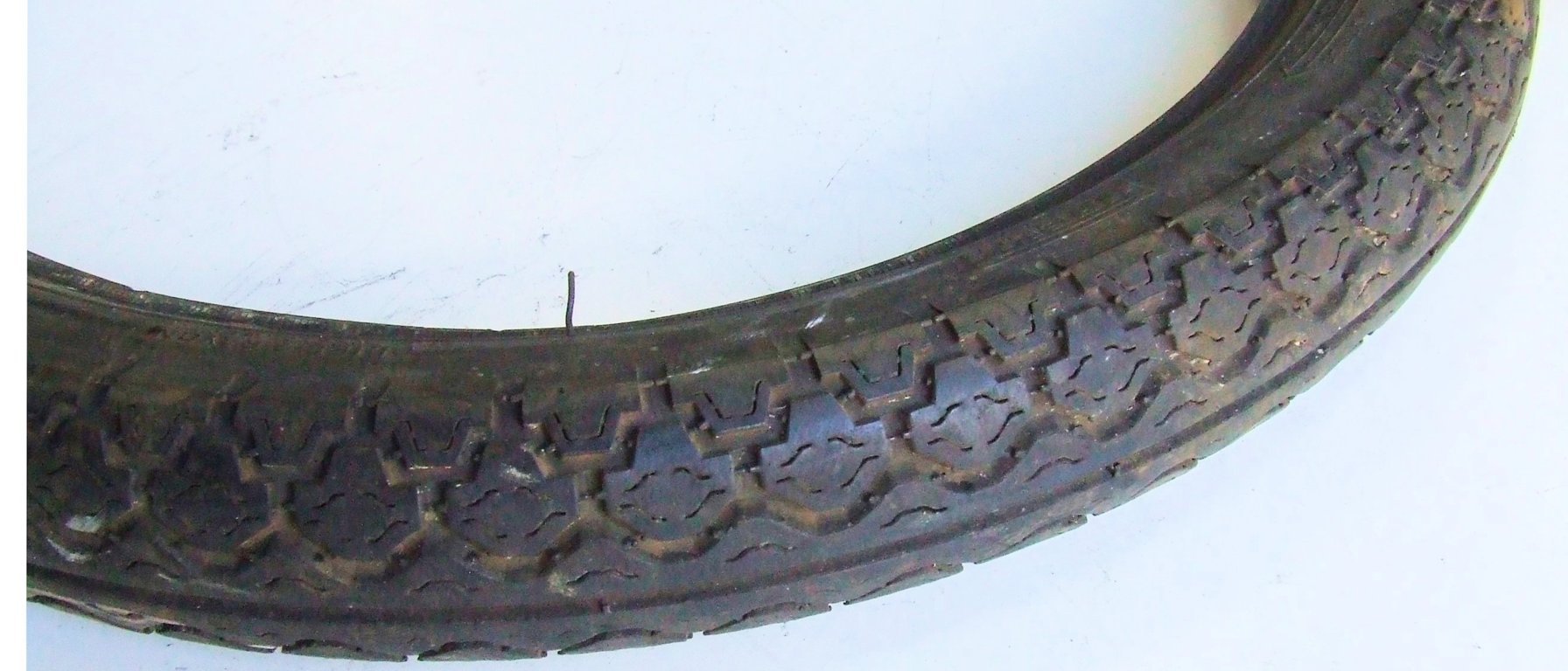 PNEUMATICO PIRELLI 2.75 - 18 NUOVO FONDO DI MAGAZZINO PNEUMATICO PIRELLI 2.75 - 18 NUOVO FONDO DI MAGAZZINO