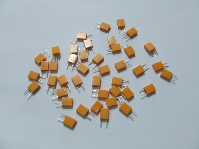 4.50 MHZ CERAMIC FILTER 2 PIN - Clicca l'immagine per chiudere