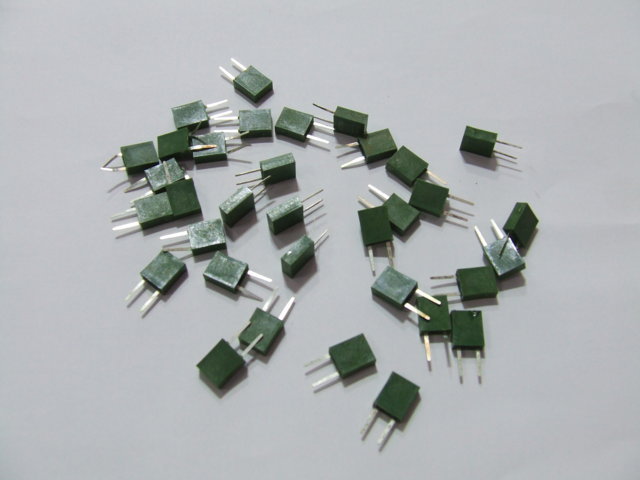 5.50 MHZ CERAMIC FILTER 2 PIN - Clicca l'immagine per chiudere