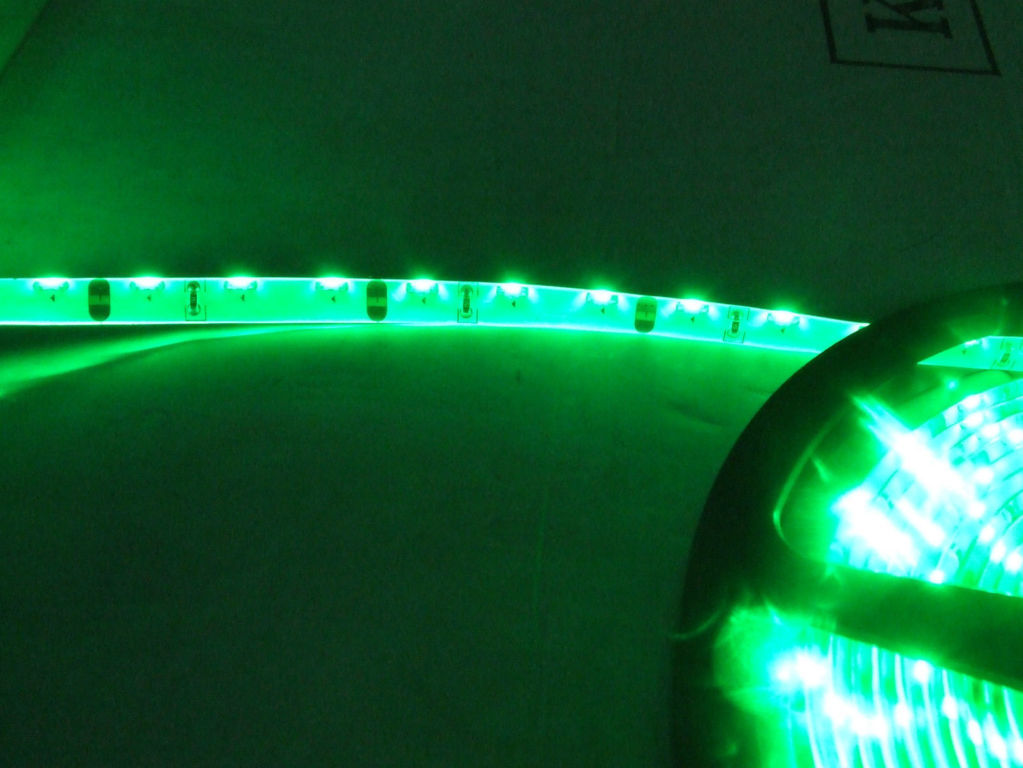 BOBINA STRISCIA STRIP LED 335 LATERALE VERDE BOBINA STRISCIA STRIP LED 335 LATERALE VERDE