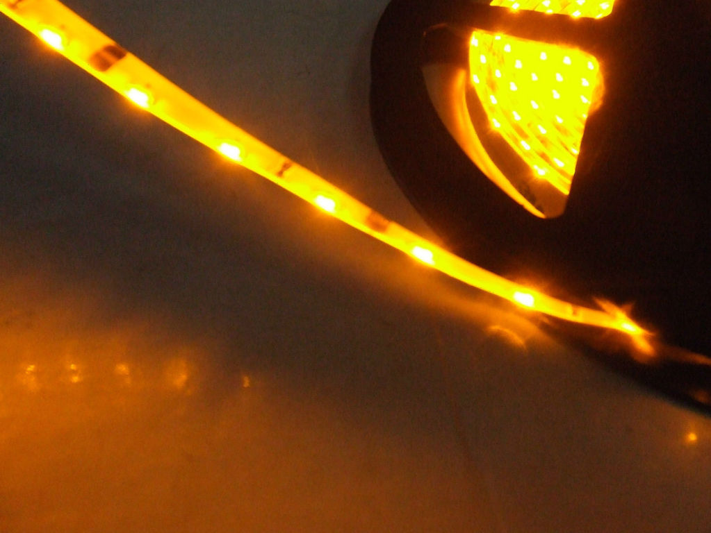BOBINA STRISCIA STRIP LED 335 LATERALE GIALLO BOBINA STRISCIA STRIP LED 335 LATERALE GIALLO