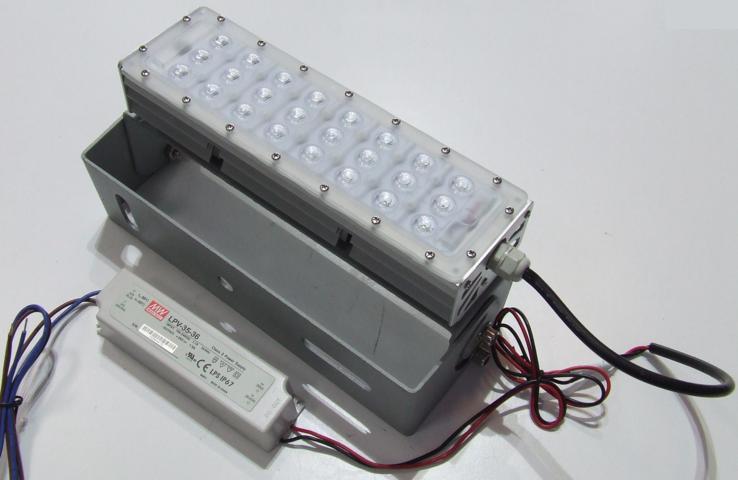 PLAFONIERA 24 LED LUCE BIANCA FREDDA PER INTERNO PLAFONIERA 24 LED LUCE BIANCA FREDDA PER INTERNO