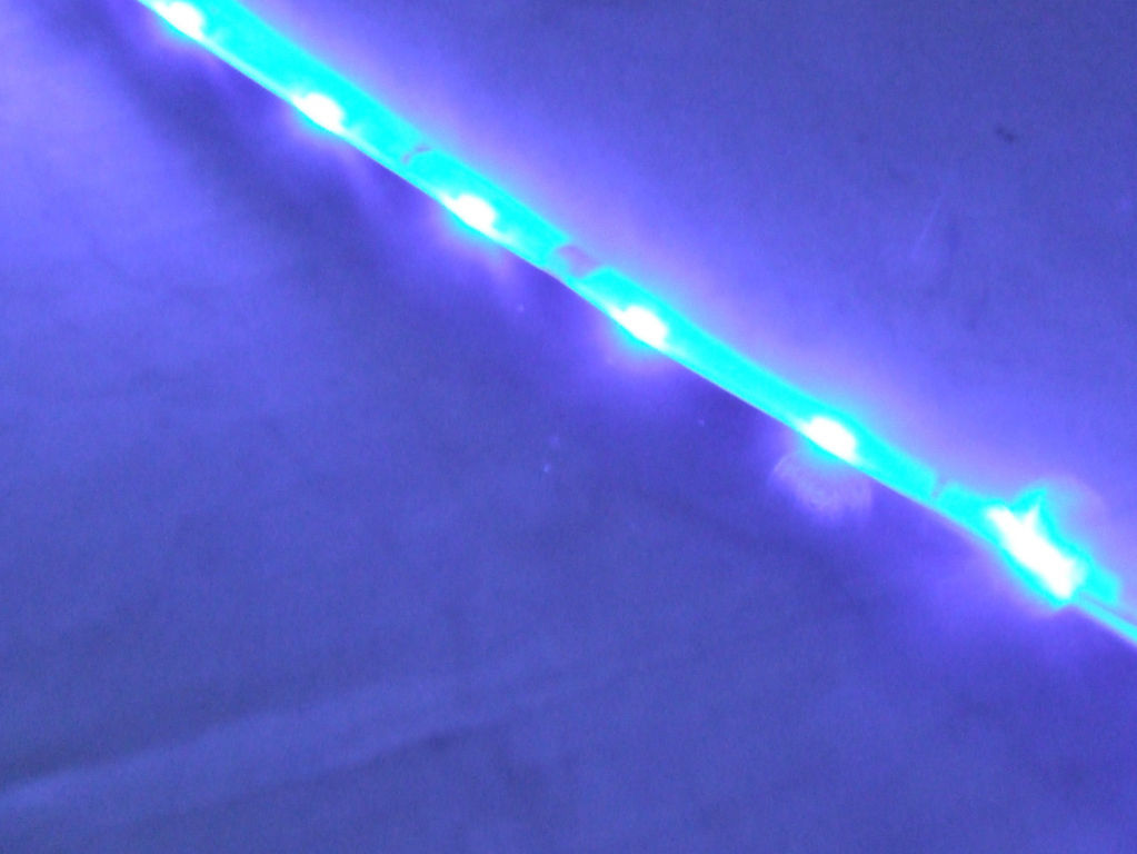 BOBINA STRISCIA STRIP LED 335 LATERALE BLU IP 45 - Clicca l'immagine per chiudere