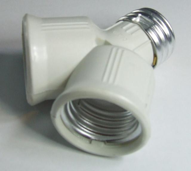 ADATTATORE LAMPADE A LED 2 IN 1 ATTACCO E27 - Clicca l'immagine per chiudere