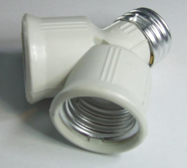 ADATTATORE LAMPADE A LED 2 IN 1 ATTACCO E27 ADATTATORE LAMPADE A LED 2 IN 1 ATTACCO E27