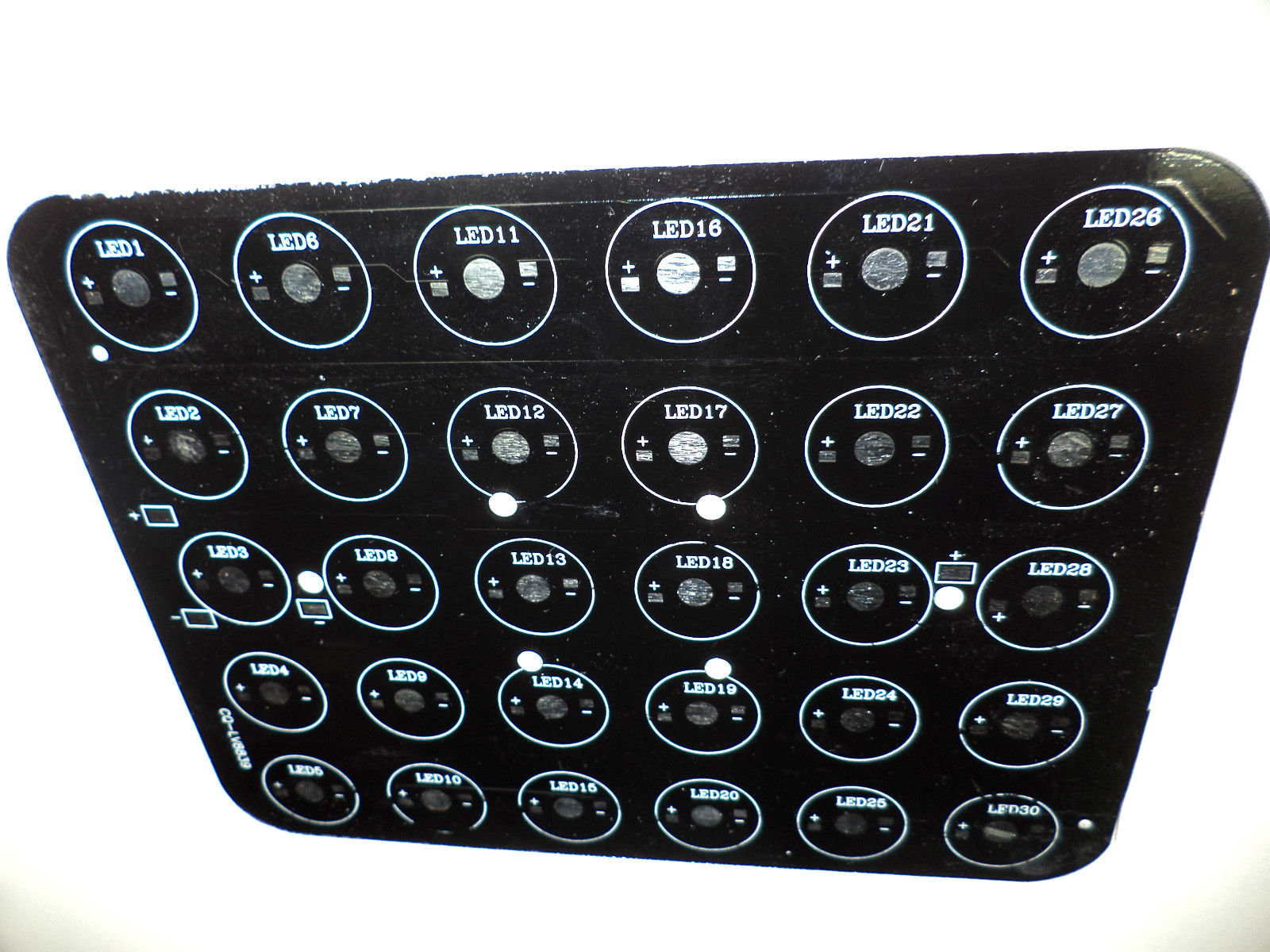 PIASTRA IN ALLUMINIO PER IL MONTAGGIO DI 30 LED DA 1 WATT PIASTRA IN ALLUMINIO PER IL MONTAGGIO DI 30 LED DA 1 WATT