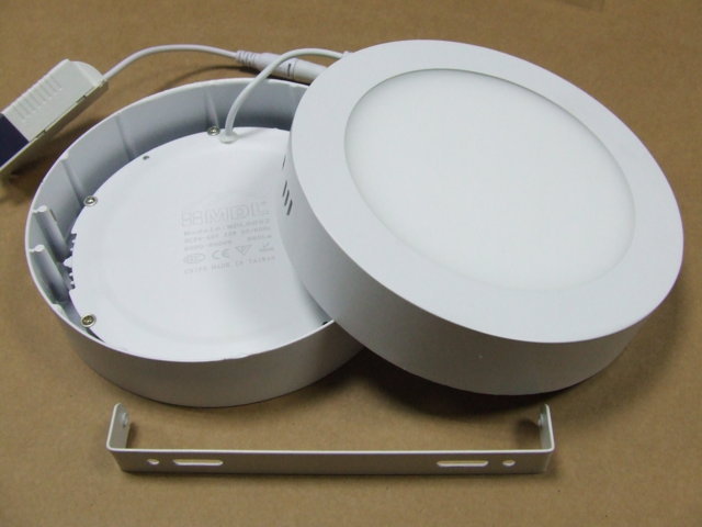 PLAFONIERA DA SOFFITTO DIAMETRO 17 CM 12W 6500K 880Lm AC220V PLAFONIERA DA SOFFITTO DIAMETRO 17 CM 12W 6500K 880Lm AC220V