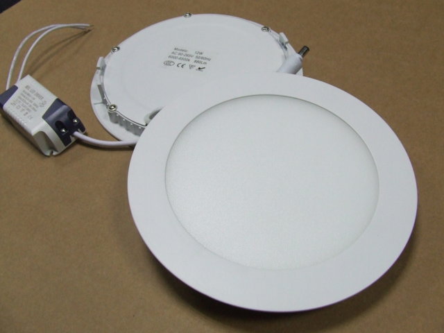 PLAFONIERA DA CONTROSOFFITTO DIAMETRO 17 CM 12W 6500K 880Lm AC22 PLAFONIERA DA CONTROSOFFITTO DIAMETRO 17 CM 12W 6500K 880Lm AC22