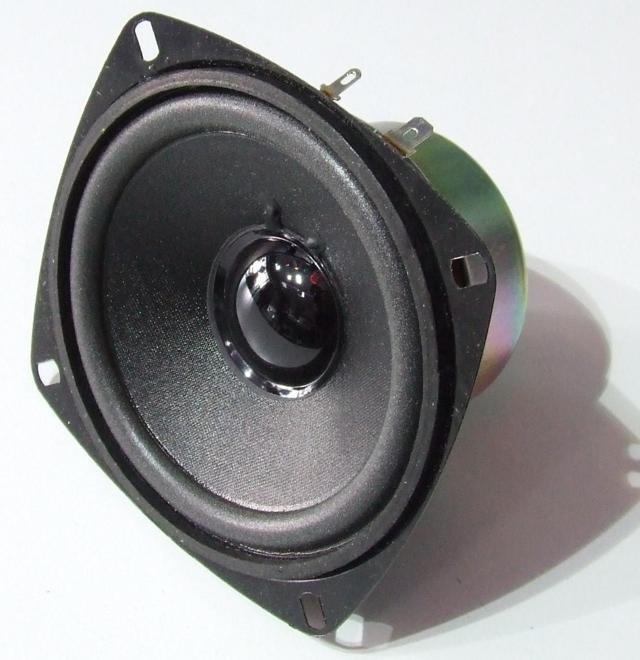 ALTOPARLANTE AMAGNETICO WOOFER 10,5 X 10,5 X 6,2 IMP 4 OHM