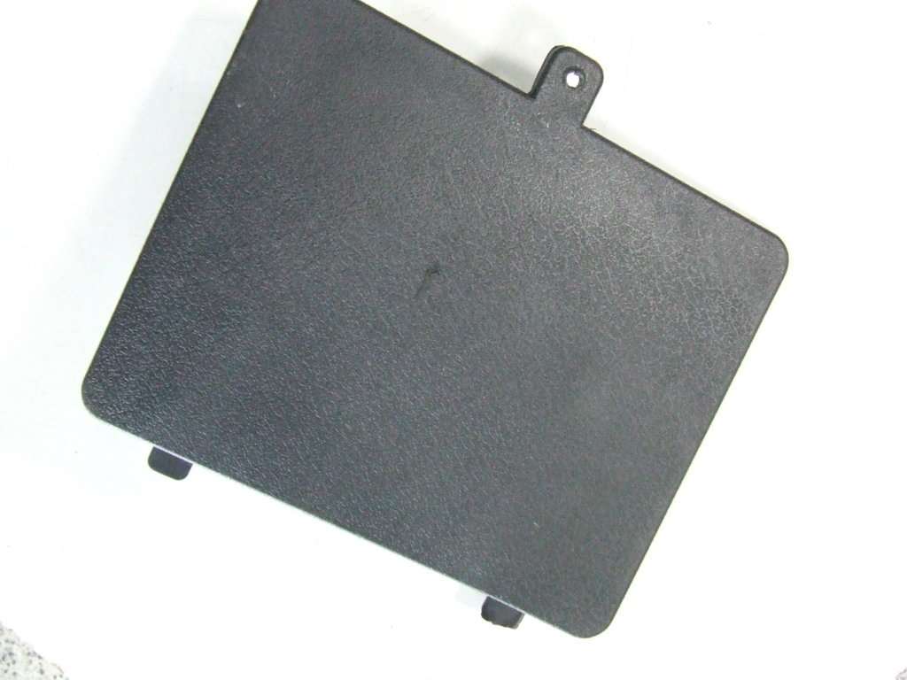 LAMBRETTA PATO 151CC TAPPO COPERCHIO VANO BATTERIA LAMBRETTA PATO 151CC TAPPO COPERCHIO VANO BATTERIA
