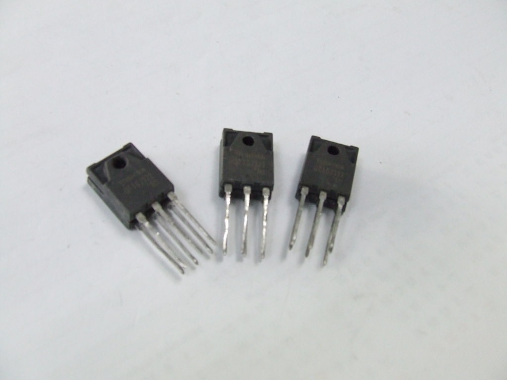 GT30J322 TRANSISTOR TOSHIBA JAPAN 30A 600V IGBT PEZZI 1