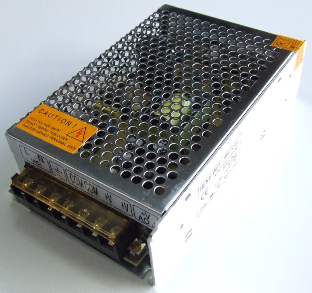 ALIMENTATORE SWITCHING 12 VOLT 5 AMPERE 60 WATT MAX ALIMENTATORE SWITCHING 12 VOLT 5 AMPERE 60 WATT MAX