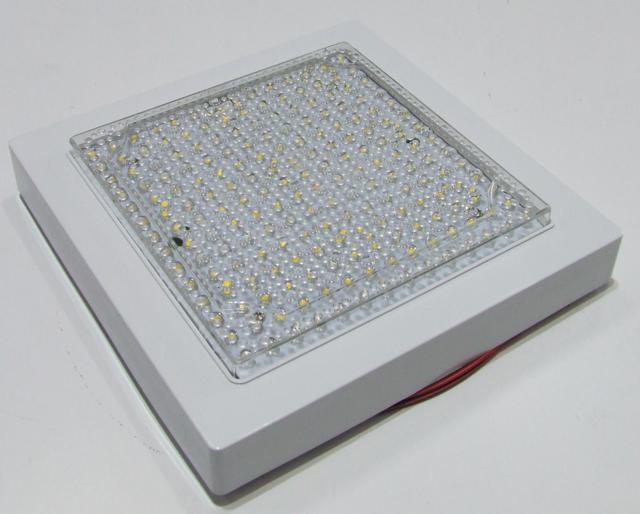 PLAFONIERA 12 WATT DI CONSUMO 220 VOLT BIANCO FREDDO 6500 KELVIN PLAFONIERA 12 WATT DI CONSUMO 220 VOLT BIANCO FREDDO 6500 KELVIN