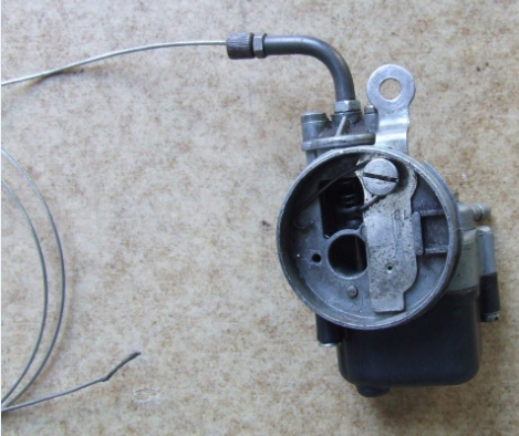 PIAGGIO BRAVO ANNI 80 CARBURATORE 12 12 USATO PIAGGIO BRAVO ANNI 80 CARBURATORE 12 12 USATO