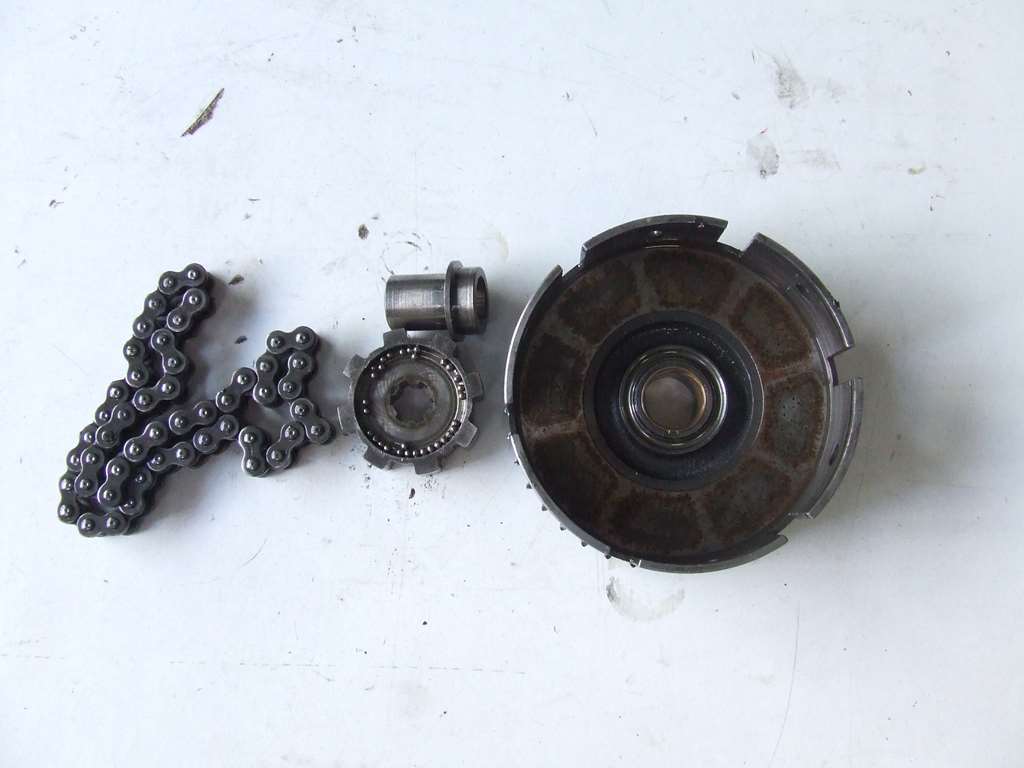 BIANCHI MENDOLA 125 1958 CAMPANA FRIZIONE CATENA USATO BIANCHI MENDOLA 125 1958 CAMPANA FRIZIONE CATENA USATO