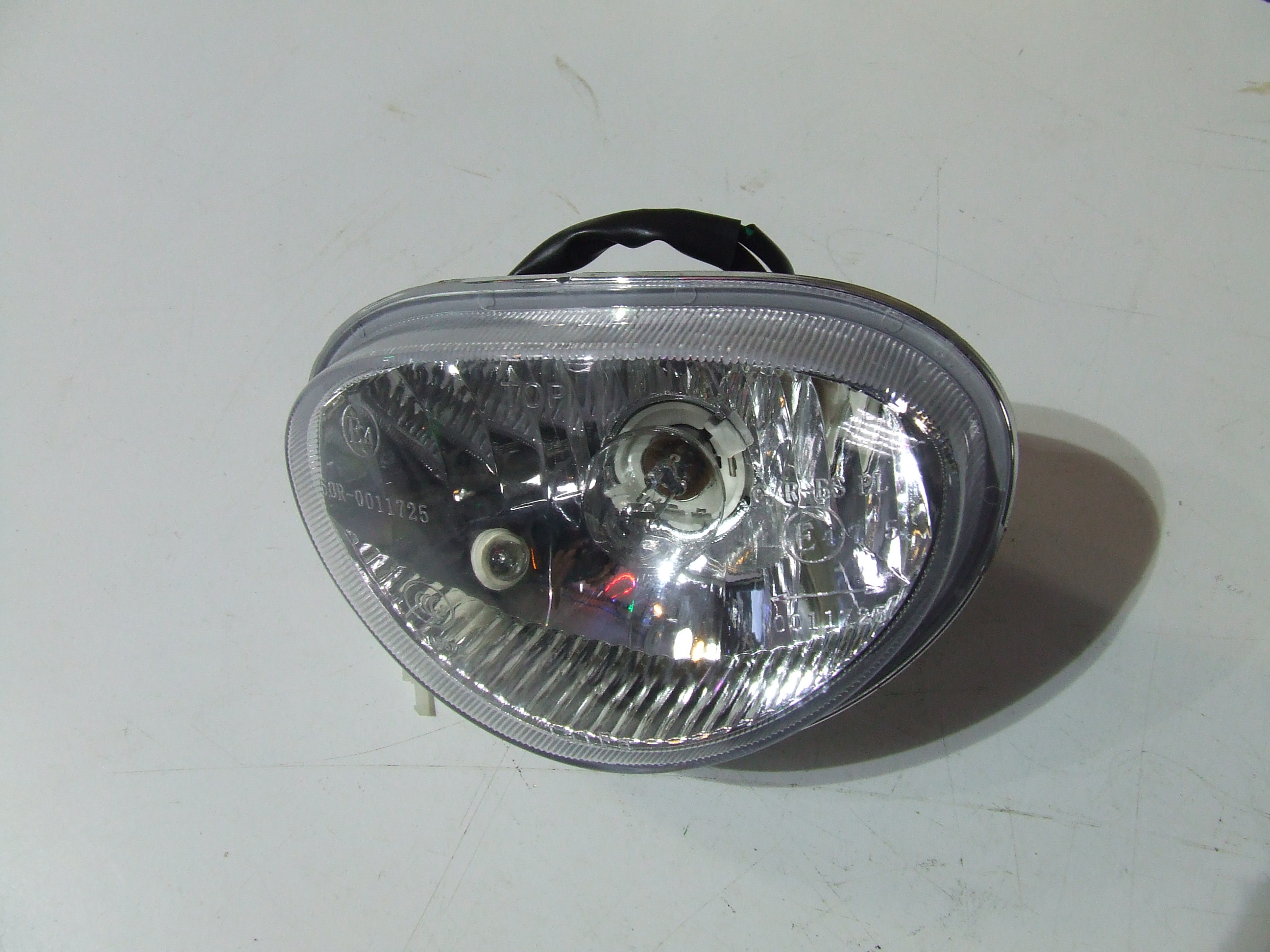 LAMBRETTA PATO 151CC FARO ANTERIORE RICAMBIO ORIGINALE LAMBRETTA PATO 151CC FARO ANTERIORE RICAMBIO ORIGINALE