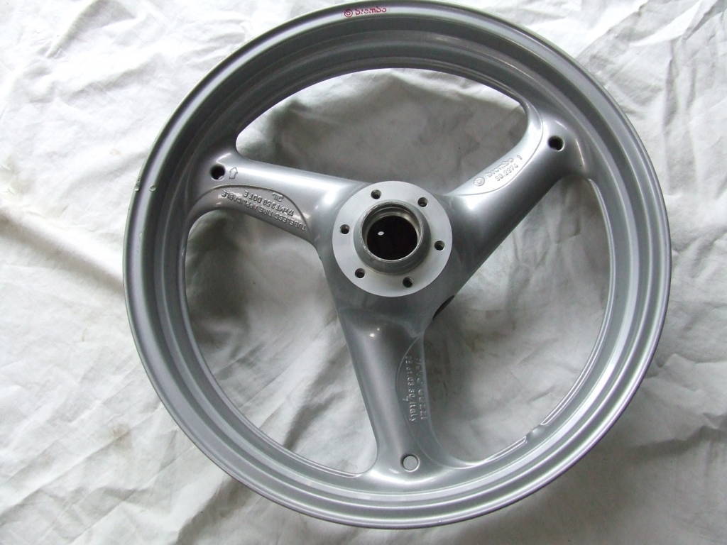 MOTO GUZZI NORGE CERCHIO RUOTA ANTERIORE 30.2274 USATO MOTO GUZZI NORGE CERCHIO RUOTA ANTERIORE 30.2274 USATO