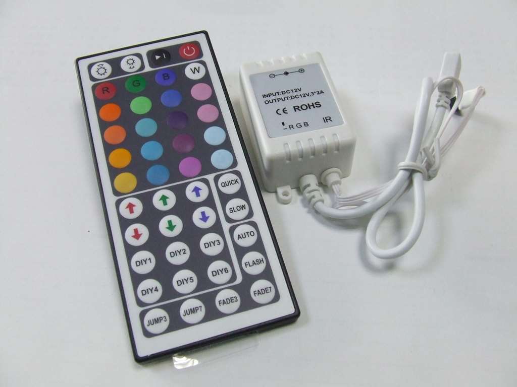 RGB CENTRALINA DC 12V 3 CANALI 2 AMPERE CATODO COMUNE RGB CENTRALINA DC 12V 3 CANALI 2 AMPERE CATODO COMUNE
