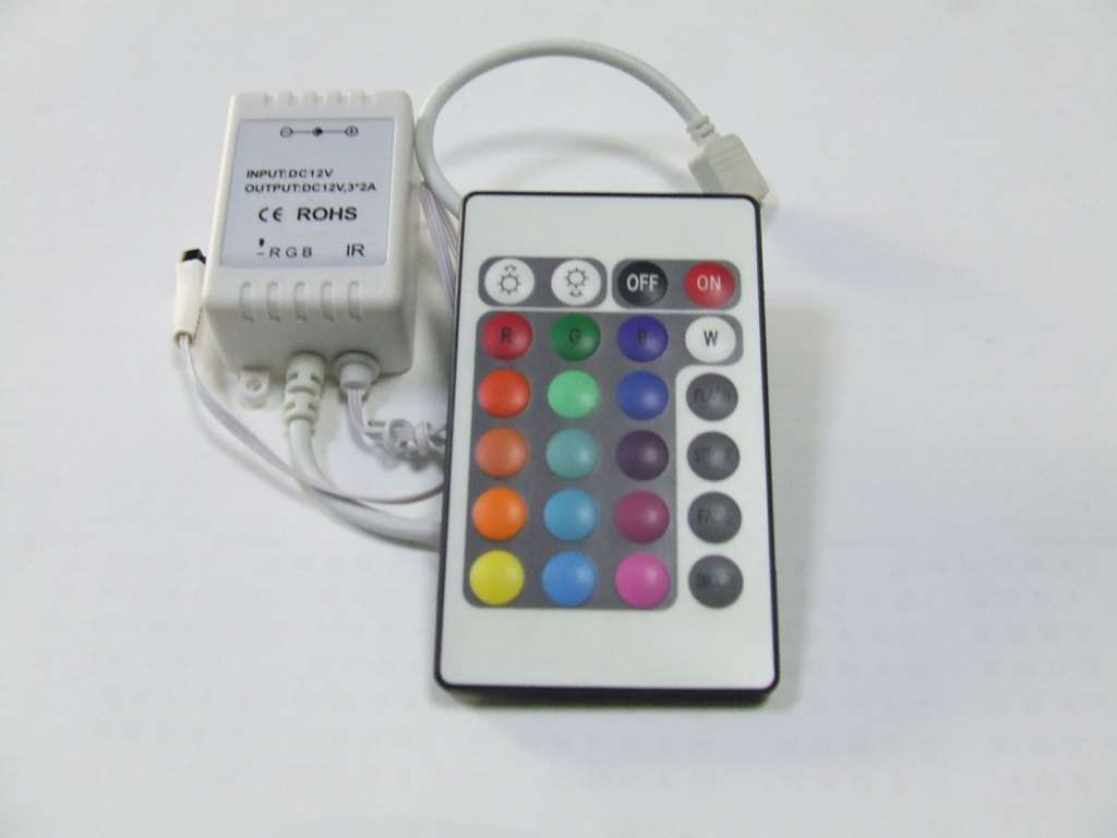 RGB CENTRALINA DC 12V 3 CANALI 2 AMPERE CATODO COMUNE RGB CENTRALINA DC 12V 3 CANALI 2 AMPERE CATODO COMUNE