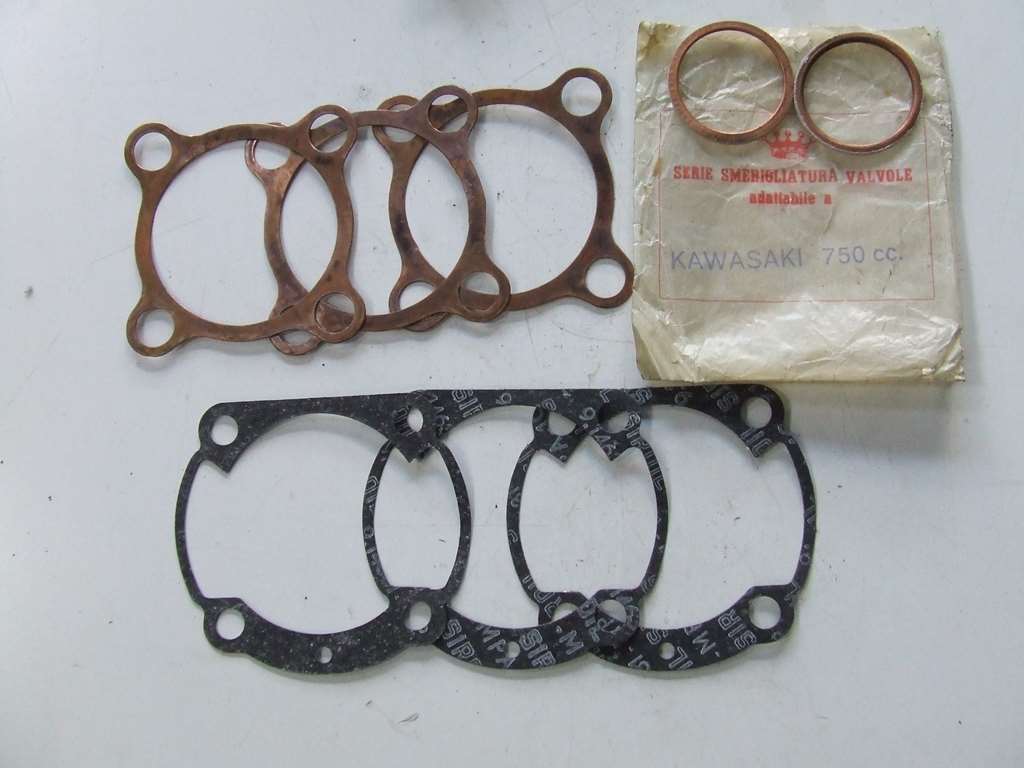 KAWASAKI 750 2 TEMPI ANNI 80 SERIE GUARNIZIONI CILINDRI KAWASAKI 750 2 TEMPI ANNI 80 SERIE GUARNIZIONI CILINDRI