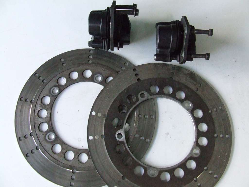KAWASAKI GPZ 550 UNITRAK PINZE DISCHI FRENO ANTERIORE USATO KAWASAKI GPZ 550 UNITRAK PINZE DISCHI FRENO ANTERIORE USATO