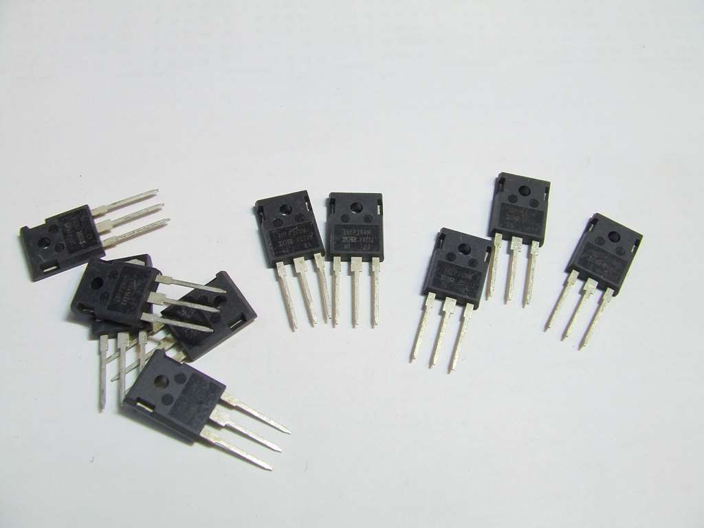 IRFP 260 M TRANSISTOR MOSFET TO247 IR PEZZI 1 - Clicca l'immagine per chiudere