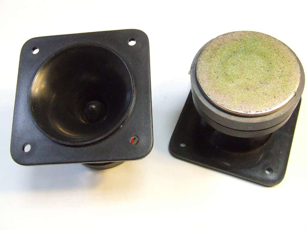TWEETER A TROMBA 87 X 87 MM 8 OHM 30 WATT TWEETER A TROMBA 87 X 87 MM 8 OHM 30 WATT