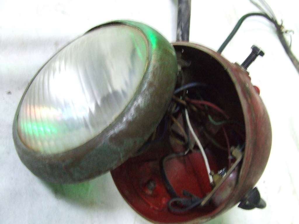 BENELLI LEONCINO 125 CC 1956 FARO ANTERIORE USATO BENELLI LEONCINO 125 CC 1956 FARO ANTERIORE USATO