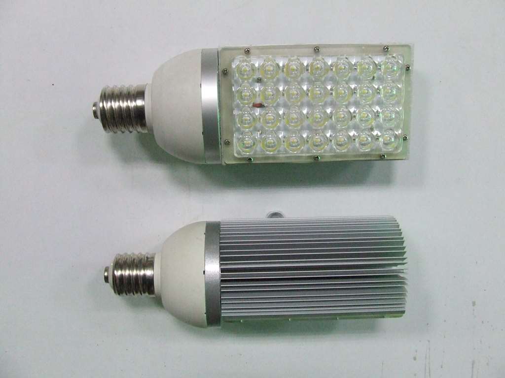 LAMPADA CON 28 LED 1WATT 3500K E40 AC220V