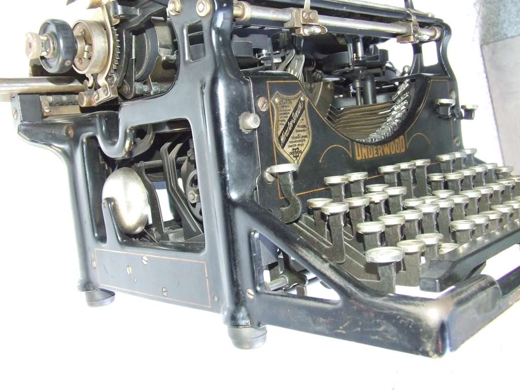 UNDERWOOD MACCHINA DA SCRIVERE ANNI '30 IN PERFETTO STATO