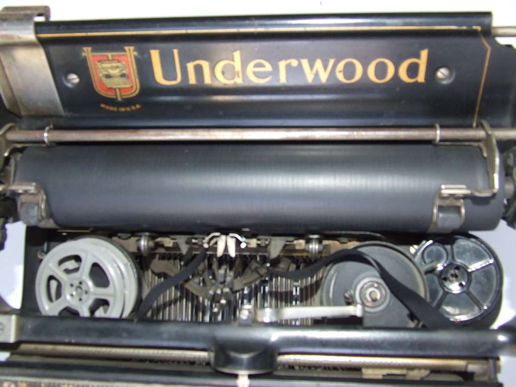 UNDERWOOD MACCHINA DA SCRIVERE ANNI '30 IN PERFETTO STATO