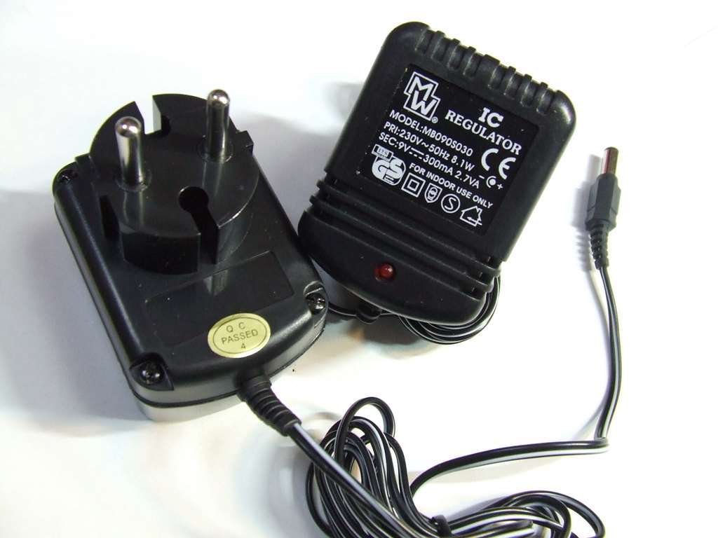 ALIMENTATORE AC 220 V - DC 9 V 300 MA ALIMENTATORE AC 220 V - DC 9 V 300 MA