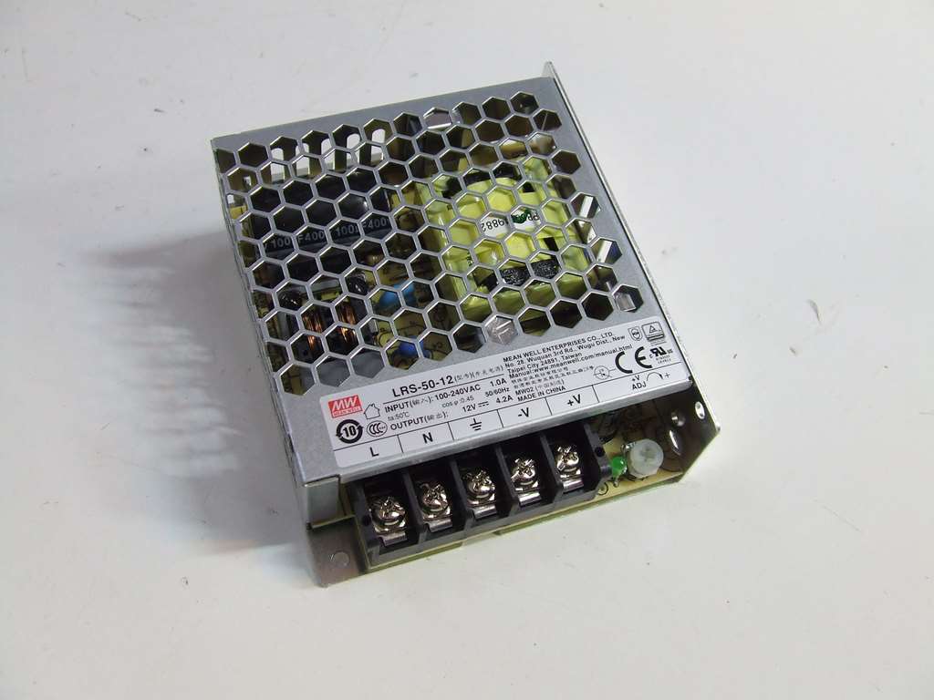 ALIMENTATORE MEANWELL SWITCHING DC 12 V 4,2 A 50 W ALIMENTATORE MEANWELL SWITCHING DC 12 V 4,2 A 50 W